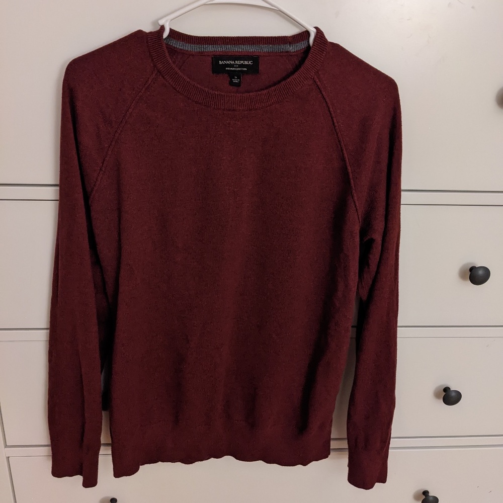 Banana Republic Premium Luxe Yarn Maroon Crewneck Sweater